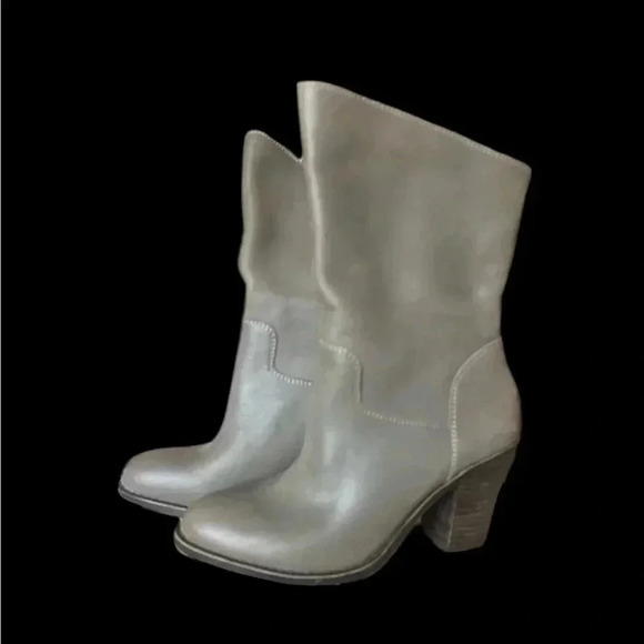 Lucky Brand Embrleigh boot. Worn once. Very good condition size 7. Leather taupe - Picture 1 of 15